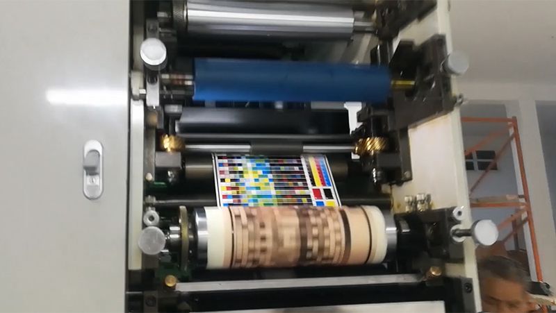 Impresora flexográfica (tipo pila) DBRY-320-6C